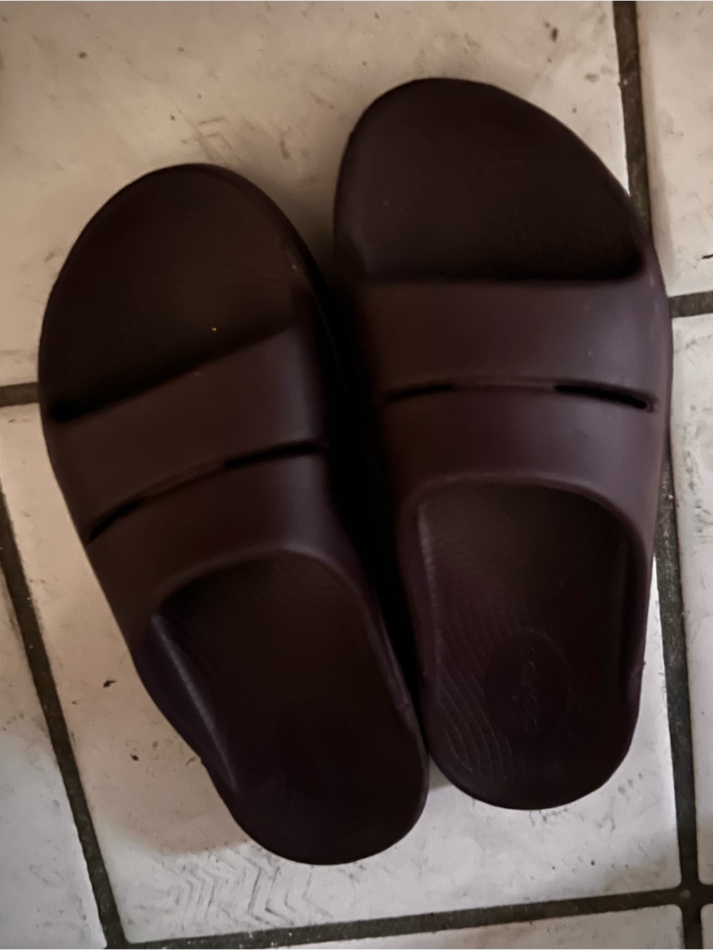 OOFOS men’s sandals